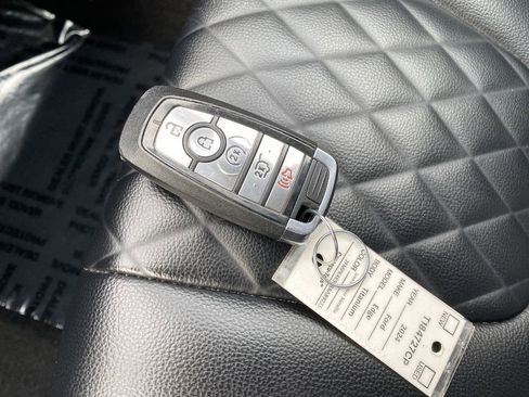 Certified 2024 Ford Edge Titanium image 36