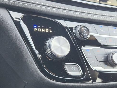New 2026 Chrysler Pacifica Select FWD image 27