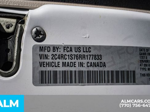 Used 2024 Chrysler Pacifica Select image 63