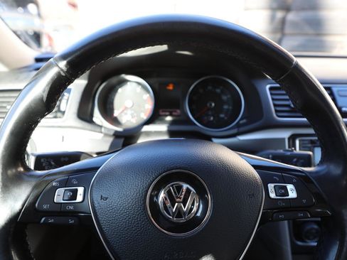 Used 2018 Volkswagen Passat 2.0T SE image 22