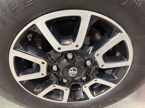 Used 2016 Toyota Tundra SR AWD/4WD image 35