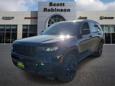 New 2025 Jeep Grand Cherokee L Altitude image 2