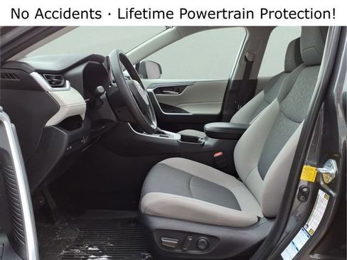 Used 2022 Toyota RAV4 XLE w/ Convenience Package image 13