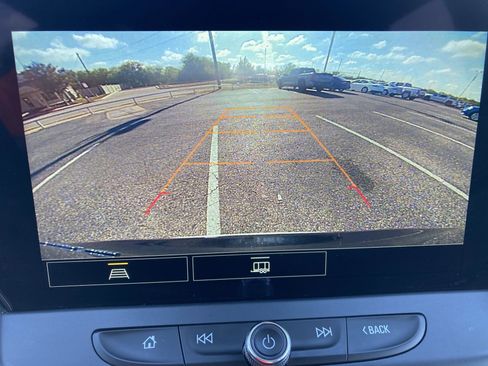 Used 2025 Chevrolet Blazer LT image 25