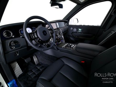 Used 2026 Rolls-Royce Cullinan AWD/4WD image 4