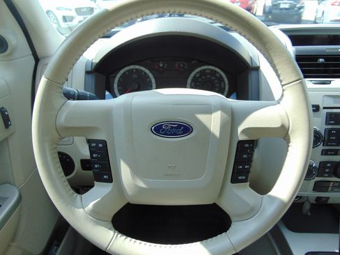 Used 2011 Ford Escape XLT AWD/4WD image 21