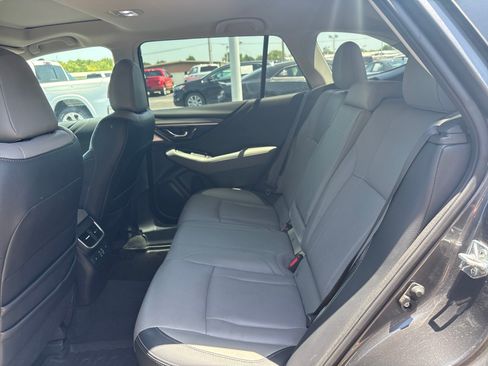 Used 2023 Subaru Outback Limited AWD/4WD image 6