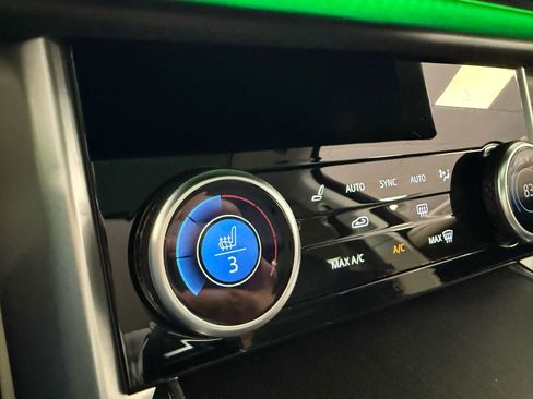 Used 2023 Land Rover Range Rover SE image 25