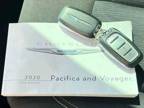 Used 2020 Chrysler Voyager L FWD image 43