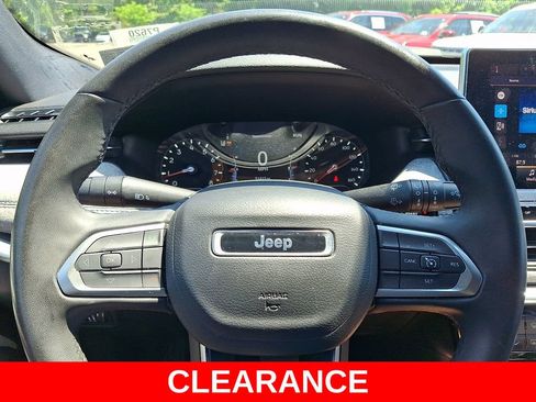 Used 2024 Jeep Compass Latitude AWD/4WD image 19