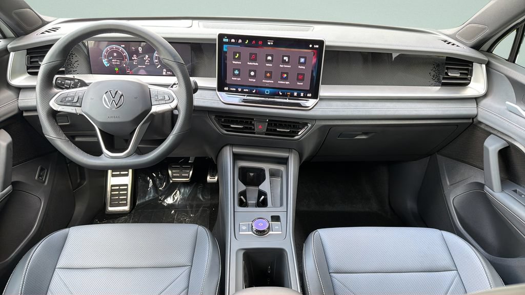 New 2026 Volkswagen Tiguan SE R-Line FWD image 11