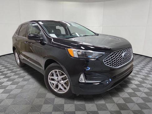 Used 2023 Ford Edge SEL w/ Convenience Package AWD/4WD image 3