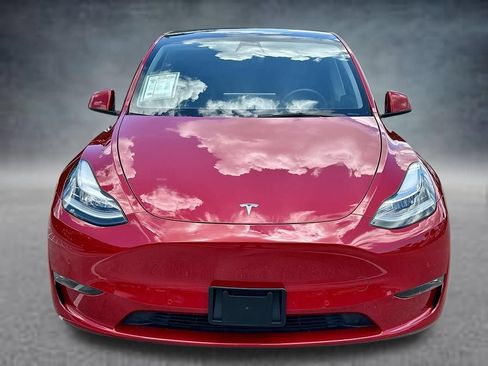 Used 2022 Tesla Model Y Long Range AWD/4WD image 2