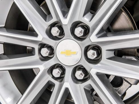Used 2022 Chevrolet Traverse LT FWD image 40