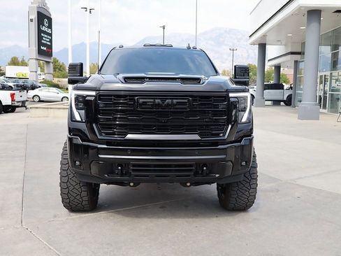 Used 2025 GMC Sierra 3500 AT4 w/ AT4 Premium Plus Package AWD/4WD image 9