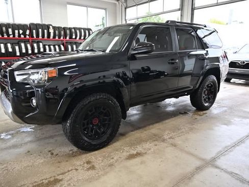 Used 2022 Toyota 4Runner TRD Off-Road w/ TRD Black Wheel Package (TMS) AWD/4WD image 8