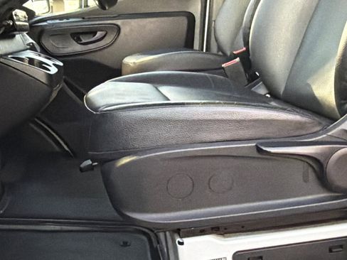 Used 2022 Mercedes-Benz Sprinter 3500 image 17