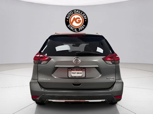 Used 2018 Nissan Rogue SL FWD image 4