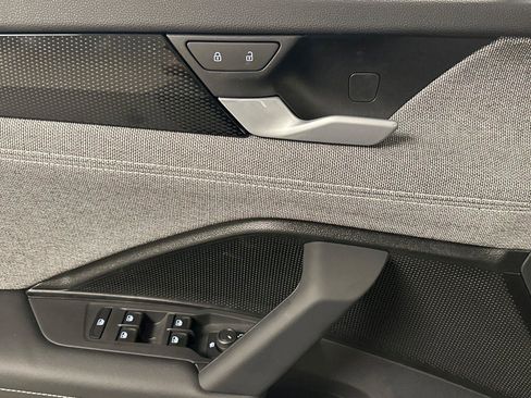 New 2025 Volkswagen Tiguan S image 10