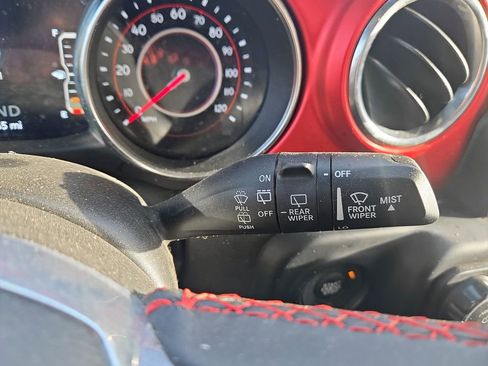 Used 2021 Jeep Wrangler Unlimited Rubicon image 17