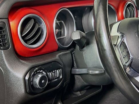 Used 2021 Jeep Wrangler Unlimited Rubicon image 12