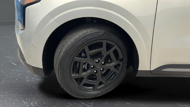 Used 2025 Kia Carnival SX Prestige FWD image 39