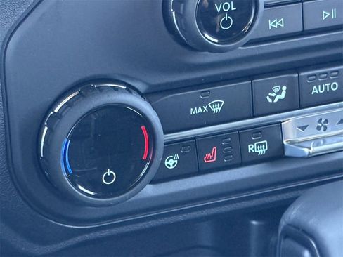 New 2025 Ford Bronco Outer Banks image 17