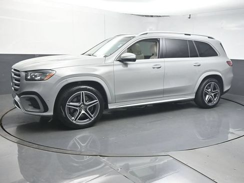 Certified 2026 Mercedes-Benz GLS 450 4MATIC image 4