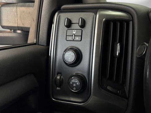 Used 2018 Chevrolet Silverado 1500 LT w/ All Star Edition AWD/4WD image 18