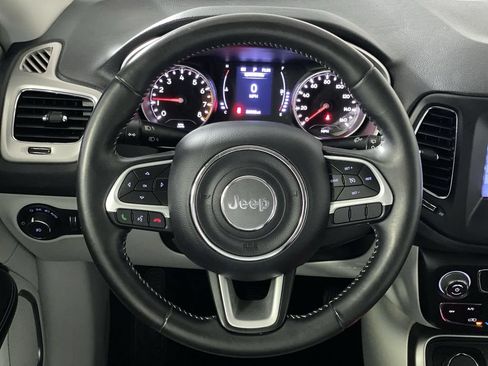 Used 2019 Jeep Compass Latitude AWD/4WD image 16