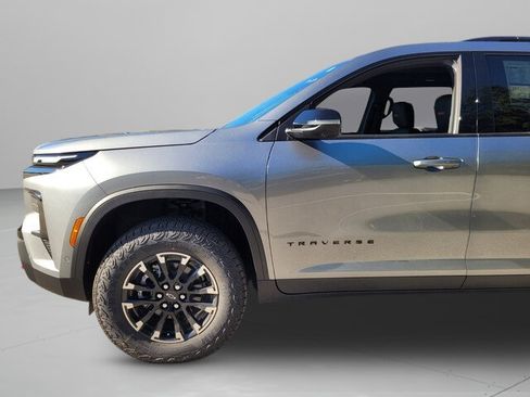 New 2026 Chevrolet Traverse Z71 w/ Enhanced Driving Package image 6