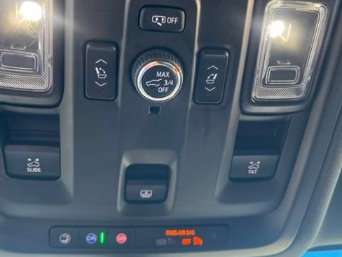 Used 2021 Chevrolet Tahoe High Country RWD image 18