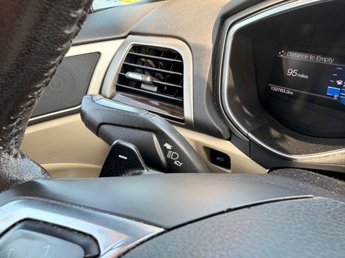Used 2016 Ford Fusion SE w/ Equipment Group 202A FWD image 18