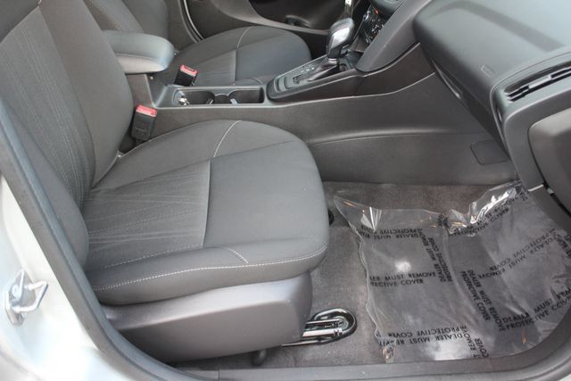 Used 2018 Ford Focus SE FWD image 26