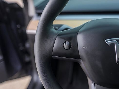 Used 2023 Tesla Model 3 Long Range image 13