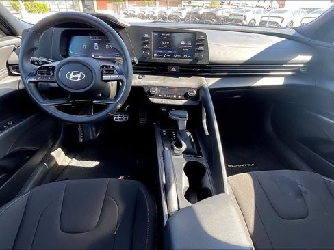 Used 2025 Hyundai Elantra Sport image 10