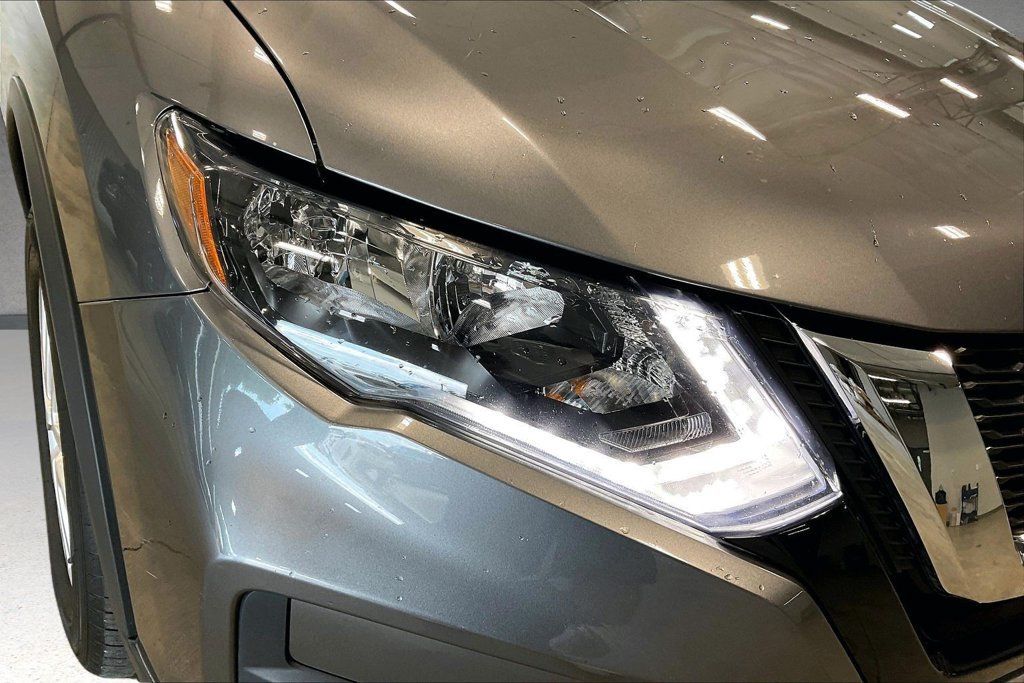 Used 2019 Nissan Rogue SV AWD/4WD image 32