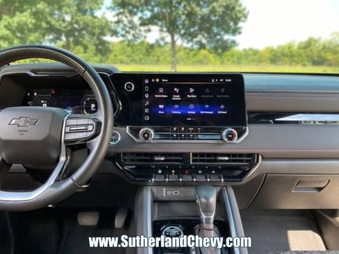 Used 2024 Chevrolet Colorado Z71 w/ LPO, Dark Essentials Package AWD/4WD image 28