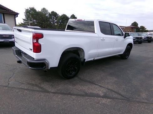 Used 2022 Chevrolet Silverado 1500 LT AWD/4WD image 3
