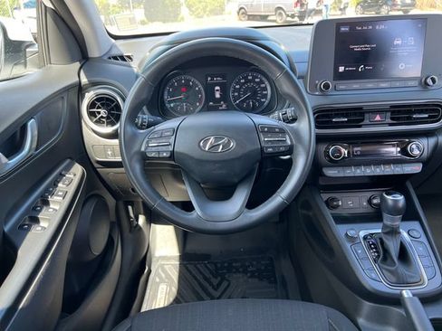 Used 2022 Hyundai Kona SEL w/ Convenience Package AWD/4WD image 12