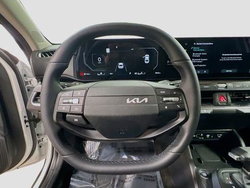 Certified 2025 Kia K4 EX image 11