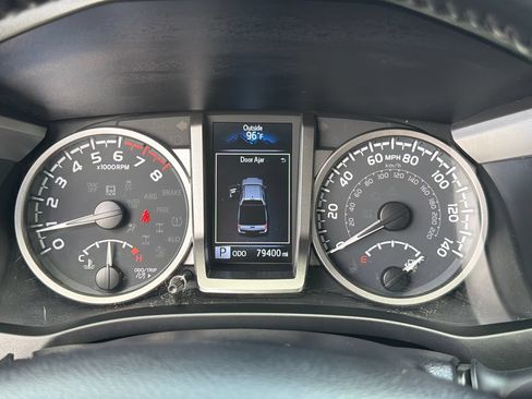 Used 2022 Toyota Tacoma SR5 AWD/4WD image 22