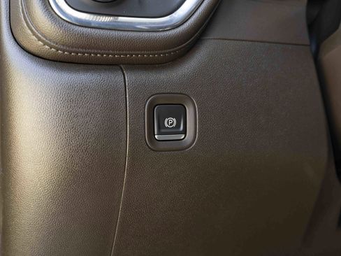 Used 2022 GMC Sierra 3500 Denali w/ Denali Ultimate Package image 41