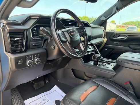 Used 2023 GMC Sierra 1500 AT4 w/ AT4 Premium Package AWD/4WD image 17