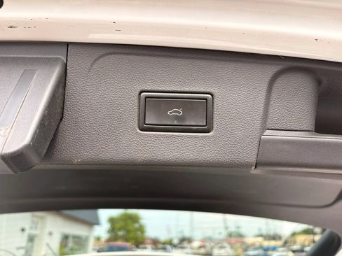 Used 2021 Volkswagen Atlas SEL Premium AWD/4WD image 9