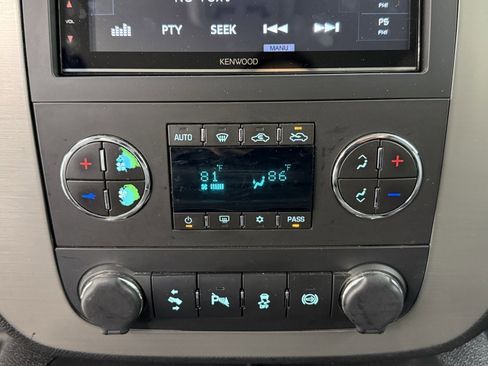 Used 2013 Chevrolet Silverado 2500 LTZ w/ LTZ Plus Package image 26