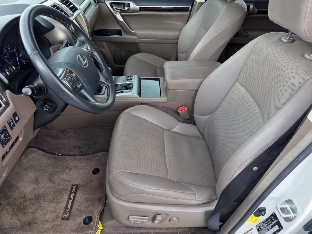 Used 2018 Lexus GX 460 w/ Navigation Package AWD/4WD image 8