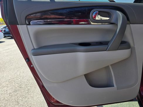 Used 2017 Buick Enclave Premium w/ Experience Buick Package FWD image 19