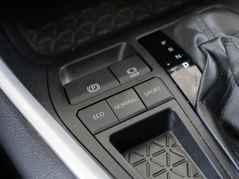 Used 2022 Toyota RAV4 XLE Premium FWD image 35