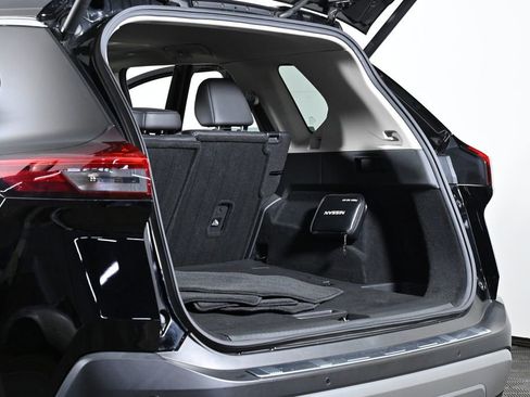 Used 2021 Nissan Rogue SL w/ Premium Package image 32